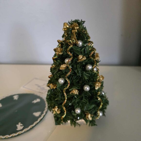 NWT Doll House Miniature Christmas Tree with Skirt - Picture 4 of 5